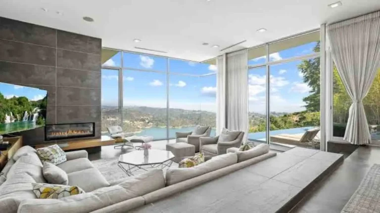 What-makes-delhi-ncrs-housing-market-a-better-choice-check-out-prime-locations-for-luxury-living